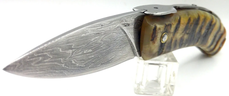 Curnichjolu acier damas 3,0 mm corne de bélier et blocage de lame KOG