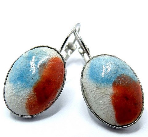 boucles oreilles raku bleues blanc rouge C Vue